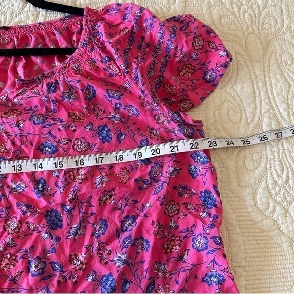 Hot pink floral v-neck cotton blouse, flutter sleeves, size XL - Picture 8 of 10
